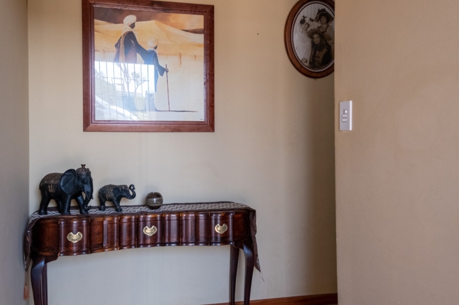 4 Bedroom Property for Sale in Herolds Bay Western Cape